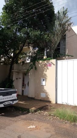 Casa à venda no bairro Santa Helena I